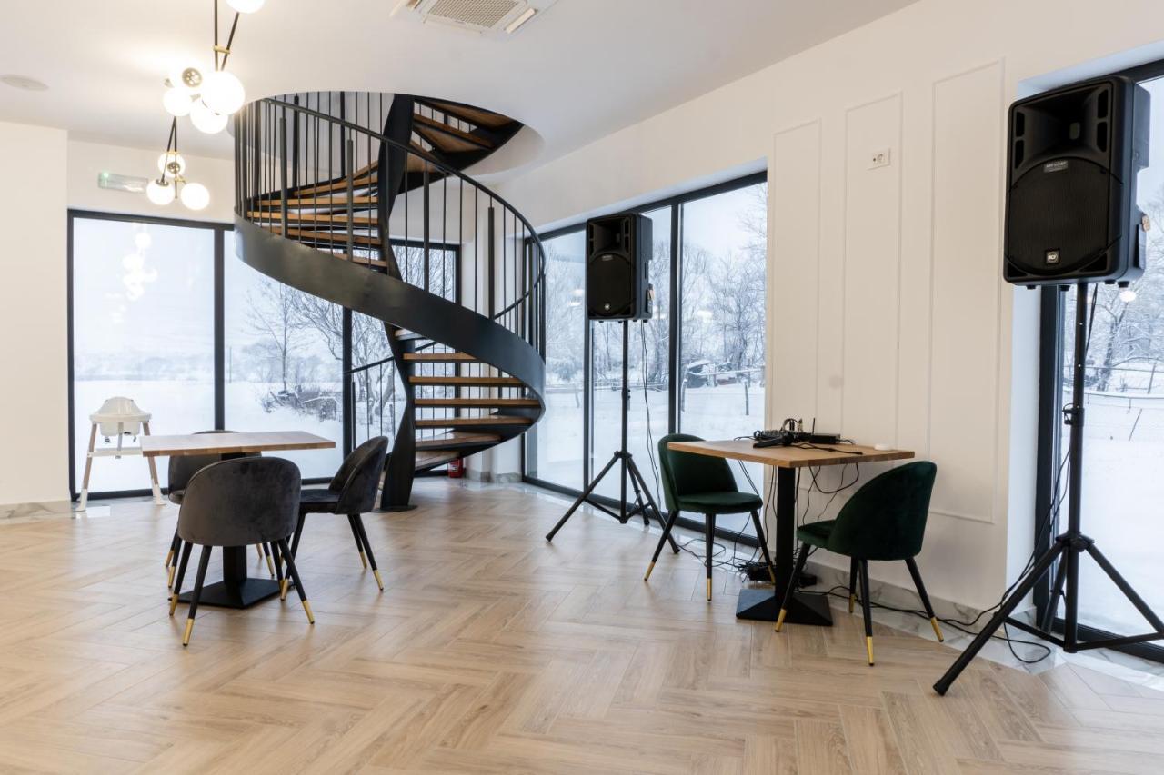 Pensiunea Qubik Praid Ocna de Jos Exteriör bild
